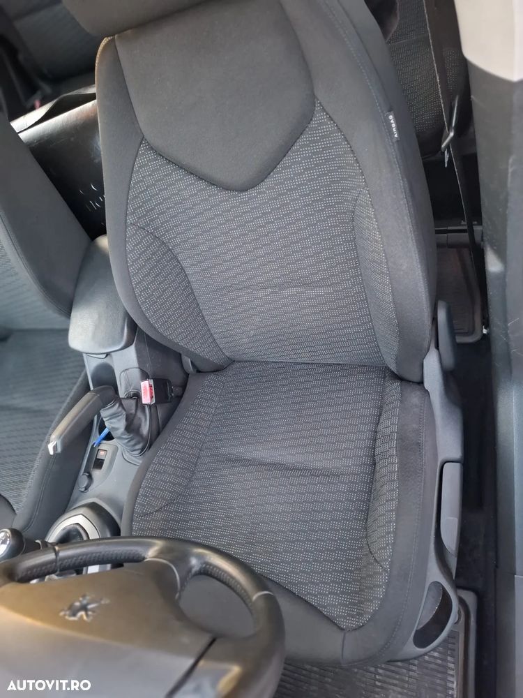 Peugeot 308 HDi FAP 90 Tendance - 3