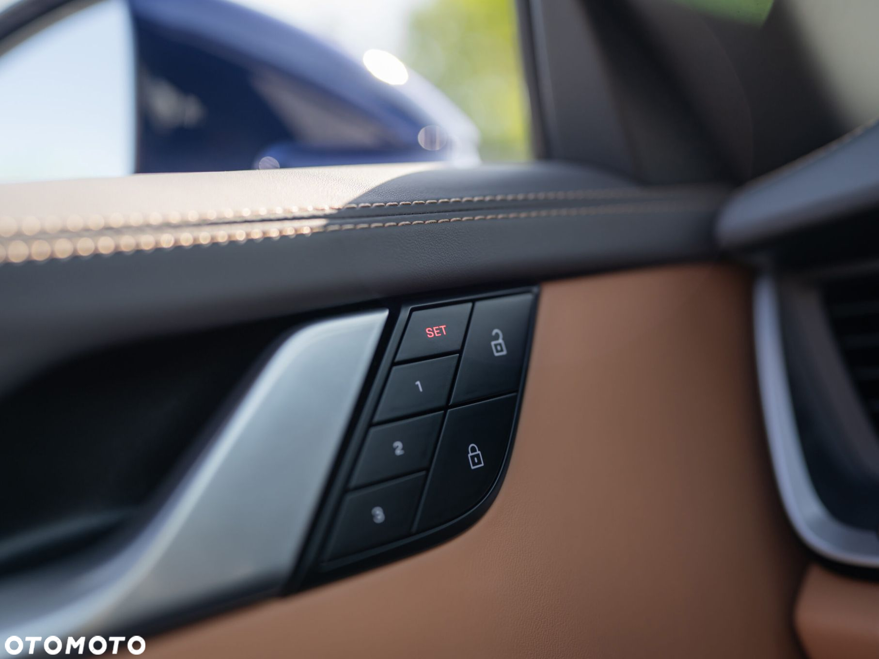 Porsche 911 Carrera GTS Cabrio - 35