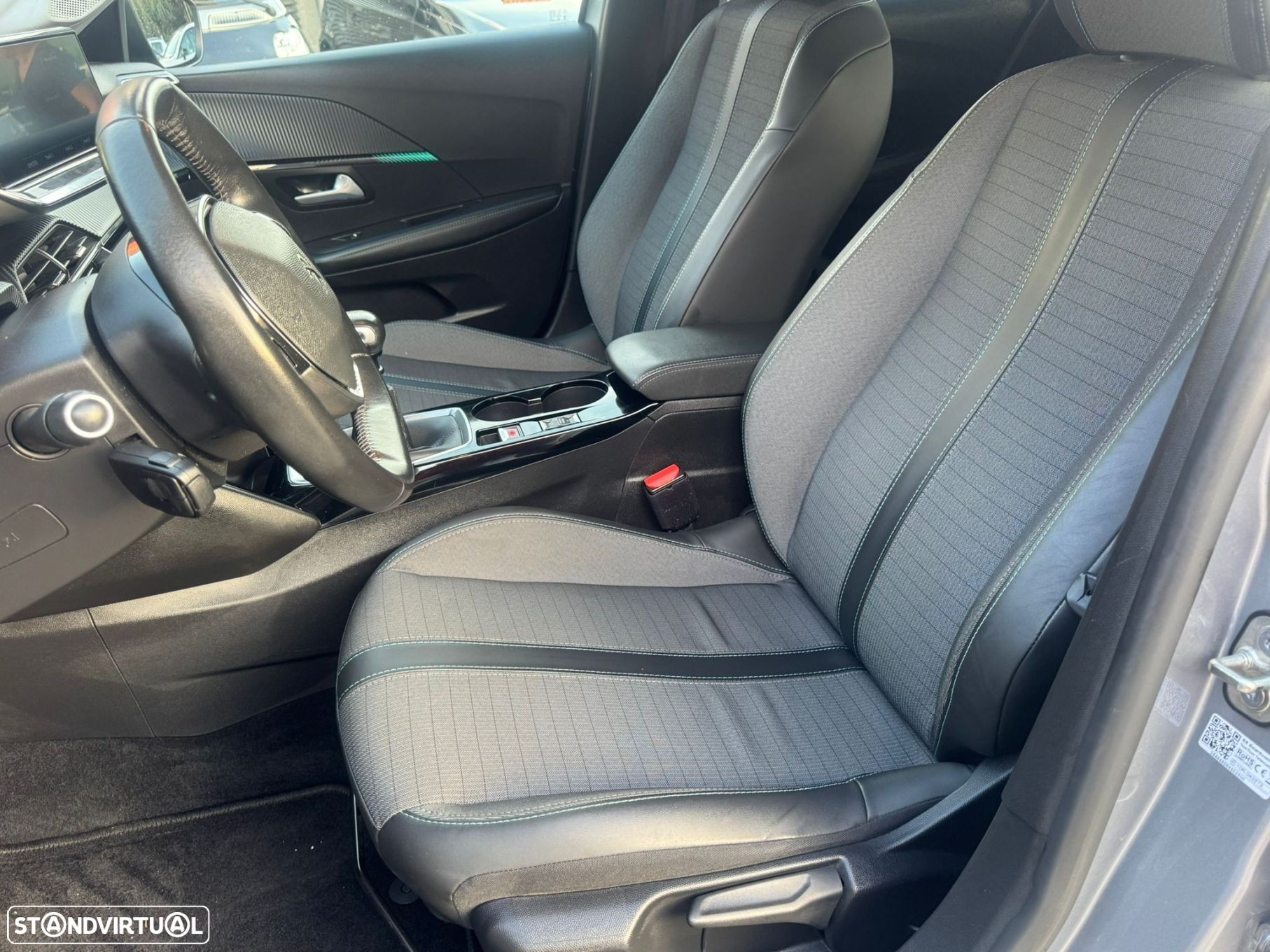 Peugeot 208 1.2 PureTech Allure Pack - 16