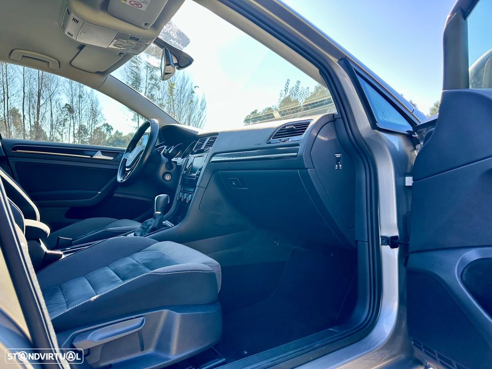 VW Golf 1.6 TDi Highline DSG - 33