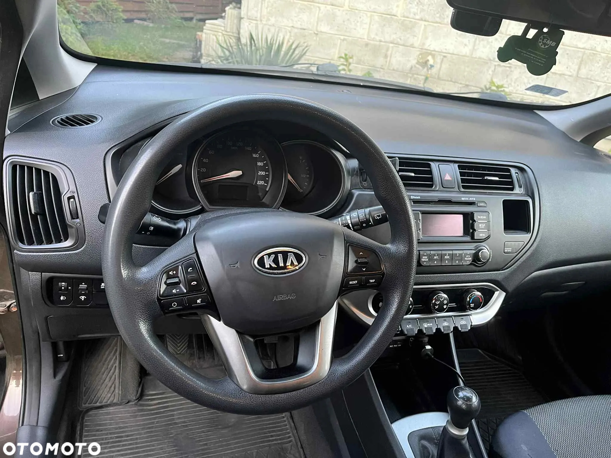 Kia Rio - 4
