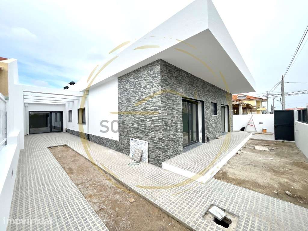 Moradia Térrea Isolada T4 - Fernão Ferro, Seixal - 640.000€ - Grande imagem: 4/34