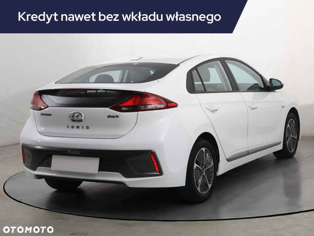 Hyundai IONIQ - 7