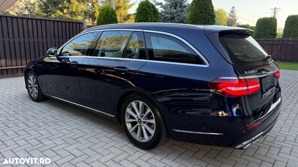 Mercedes-Benz E 220 d 4Matic T 9G-TRONIC Avantgarde - 4