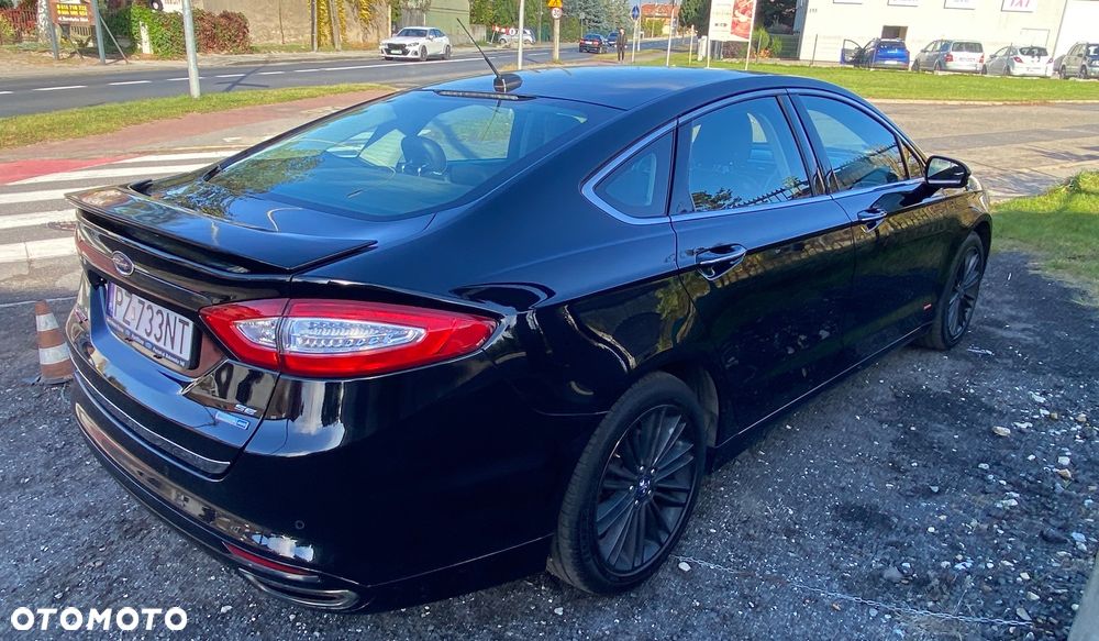 Ford Fusion 2.0 EcoBoost Titanium - 4