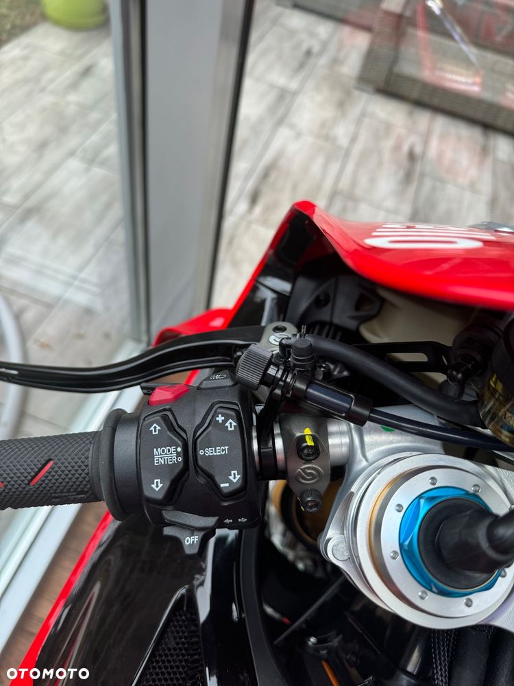 Ducati Panigale V4S - 12