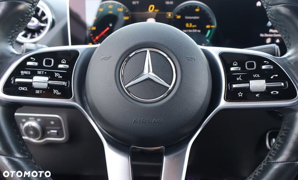 Mercedes-Benz GLA - 10