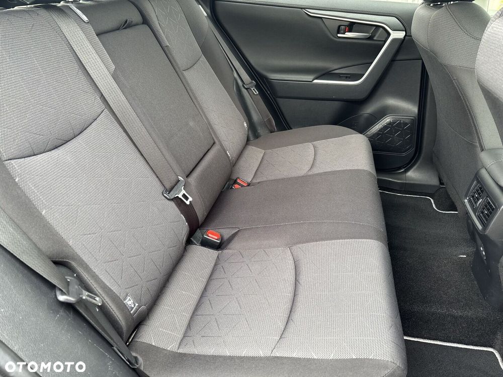 Toyota RAV4 - 8
