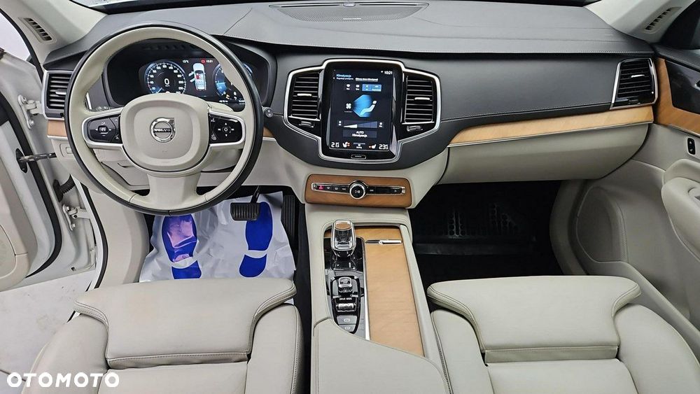 Volvo XC 90 - 13
