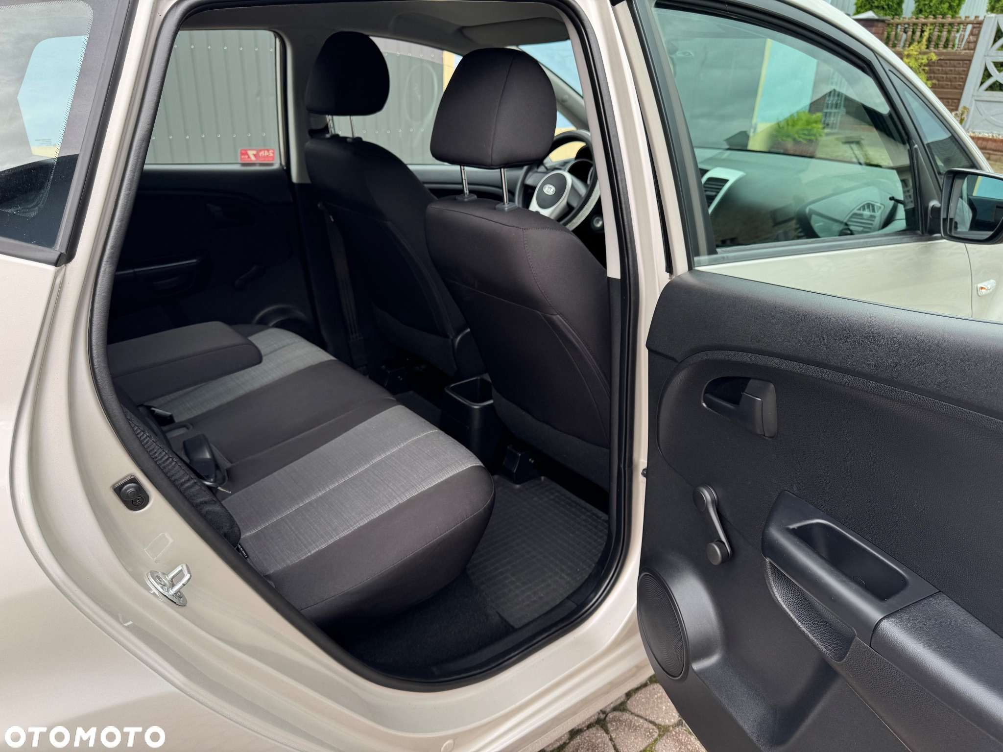 Kia Venga - 21