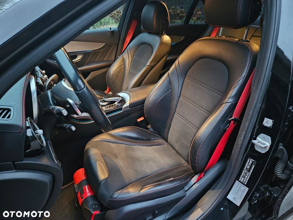 Mercedes-Benz Klasa C 450 AMG 4-Matic 7G-TRONIC - 25
