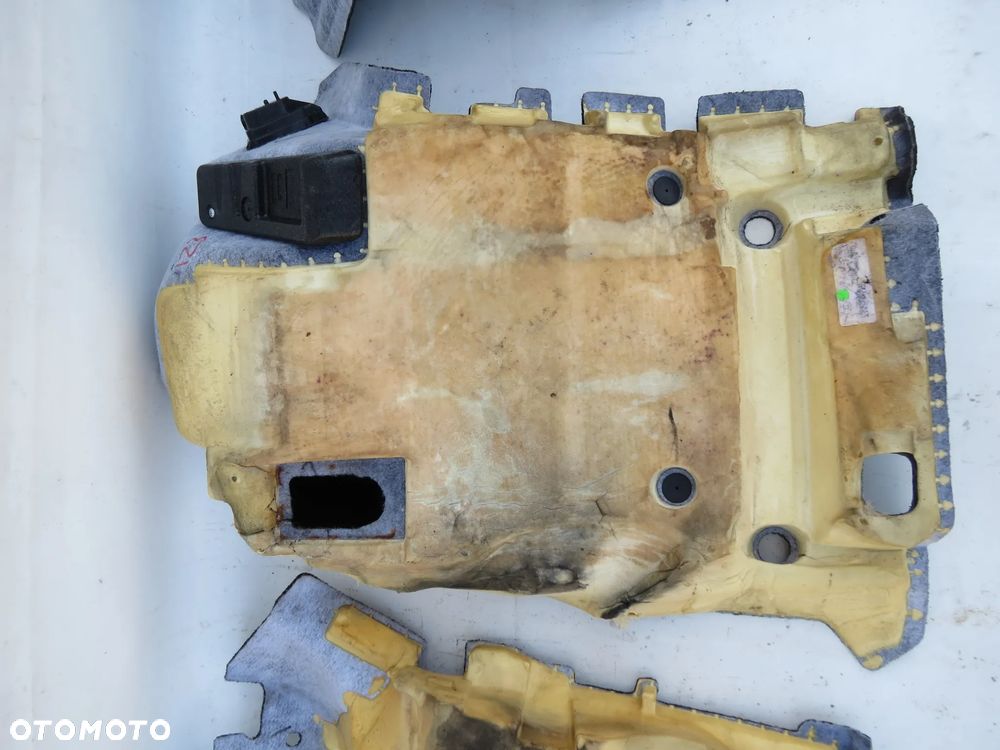 VOLVO XC60 II WYKŁADZINA DYWAN WNĘTRZA Kolor Antracyt 32216546  31672642 2017- - 11