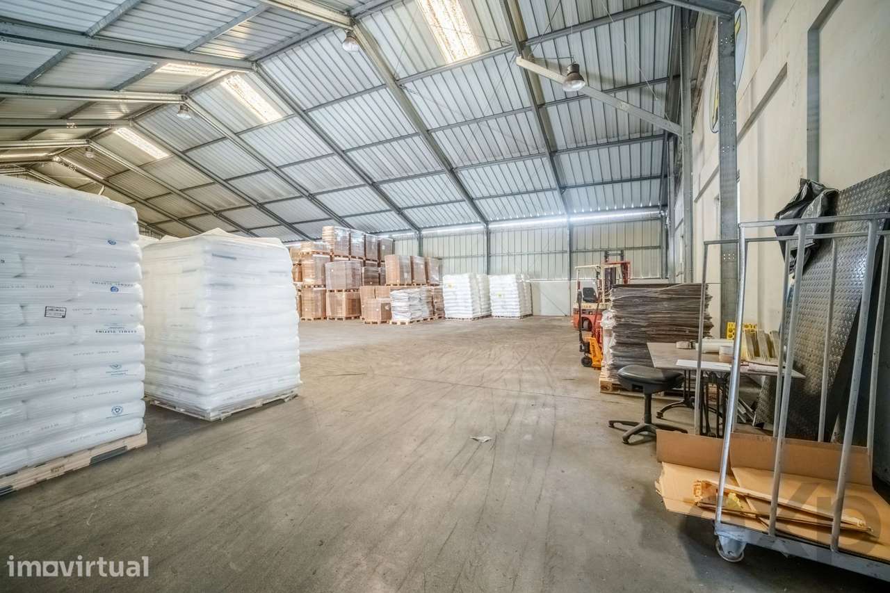 Armazém e escritórios em Penafiel, 3.327 m² e ampliação aprovada - Grande imagem: 5/22