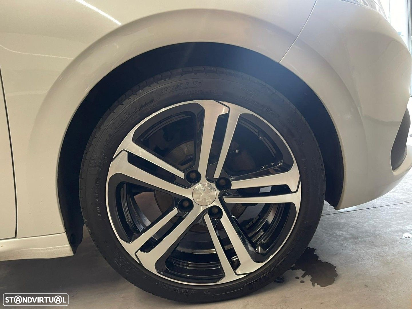 Peugeot 208 1.6 BlueHDi GT Line - 6
