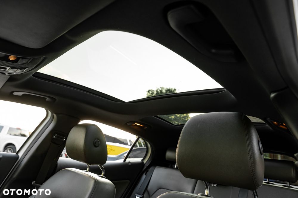Mercedes-Benz GLA 250 4-Matic - 37