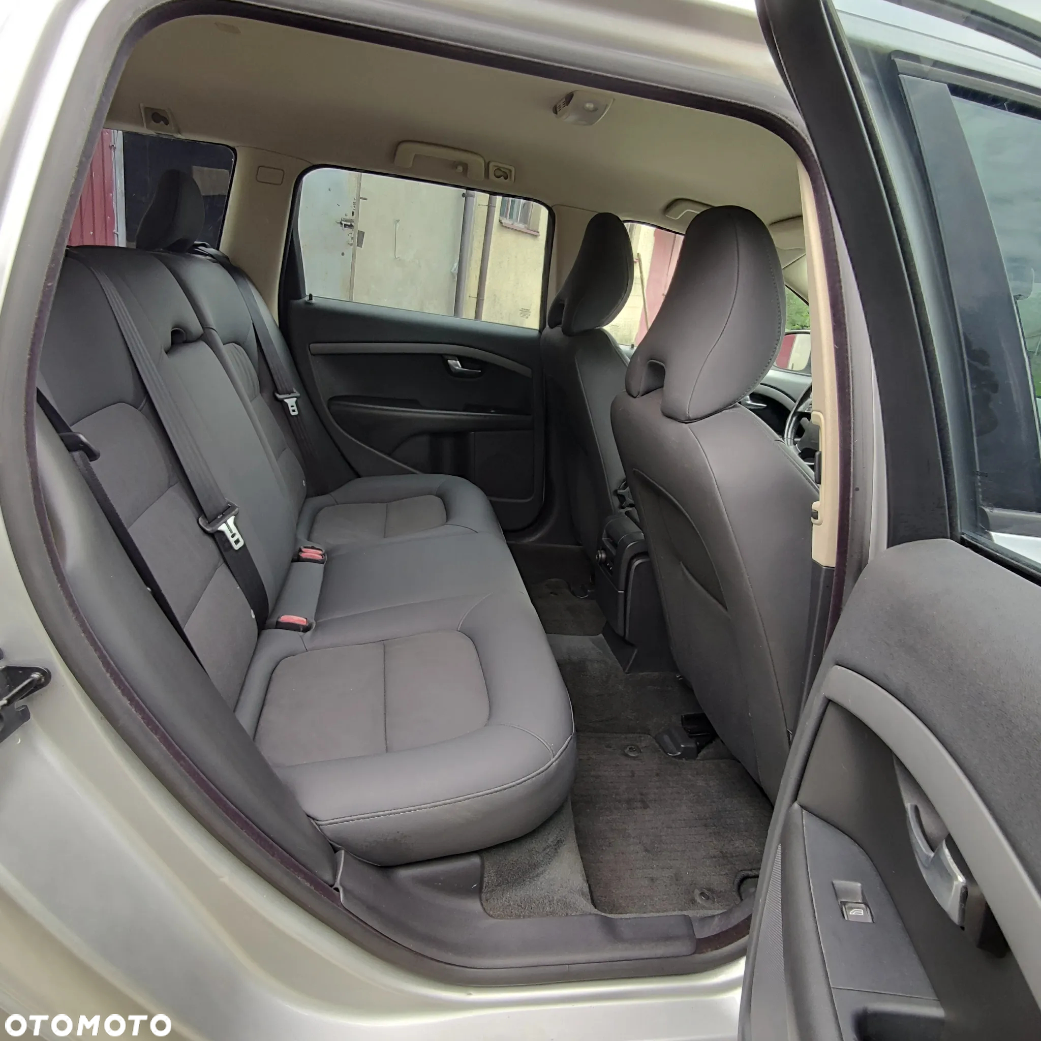Volvo V70 2.0 Momentum - 31