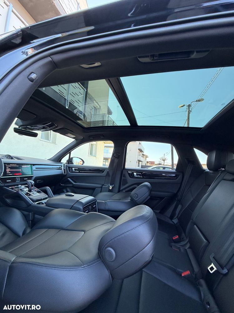 Porsche Cayenne - 12