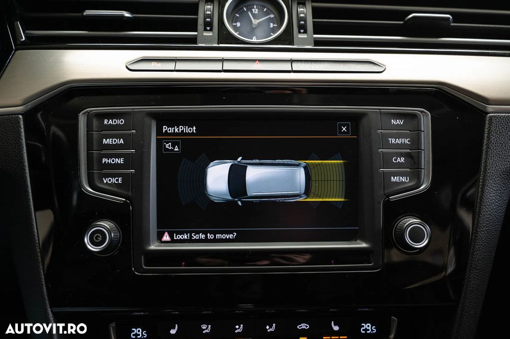 Volkswagen Passat 2.0 TDI SCR DSG (BlueM Tech) Comfortline - 16