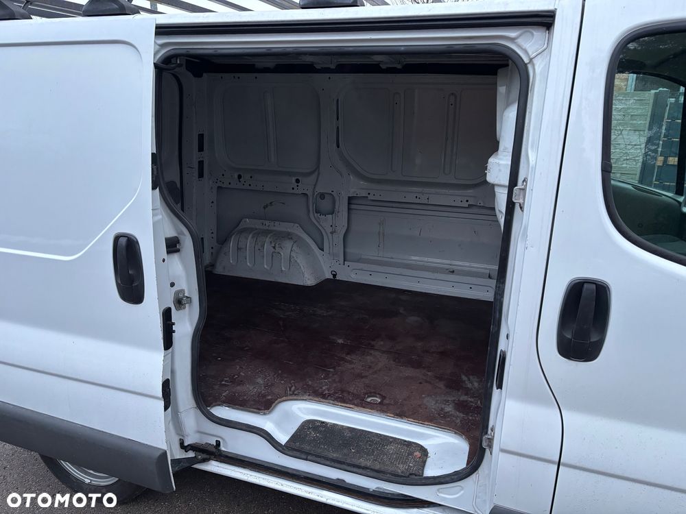 Opel Vivaro - 10
