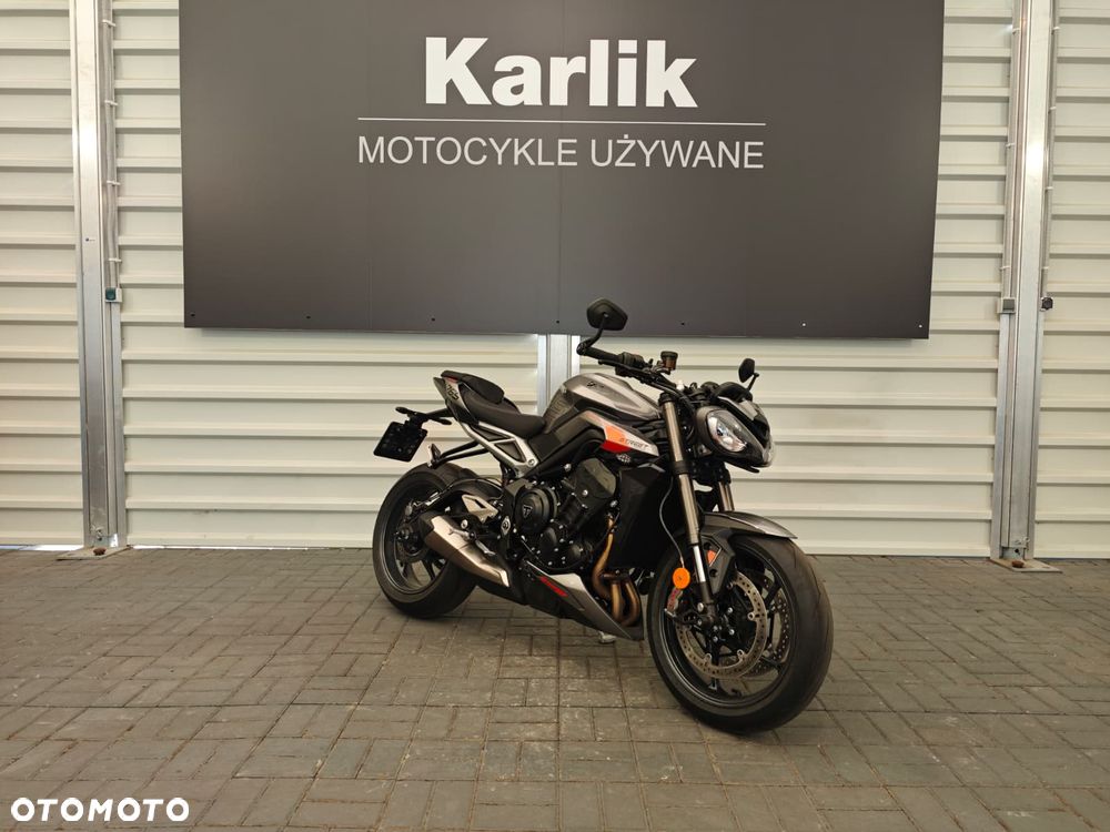Triumph Street Triple - 1