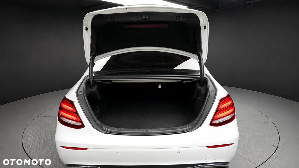 Mercedes-Benz Klasa E 300 9G-TRONIC Avantgarde - 19