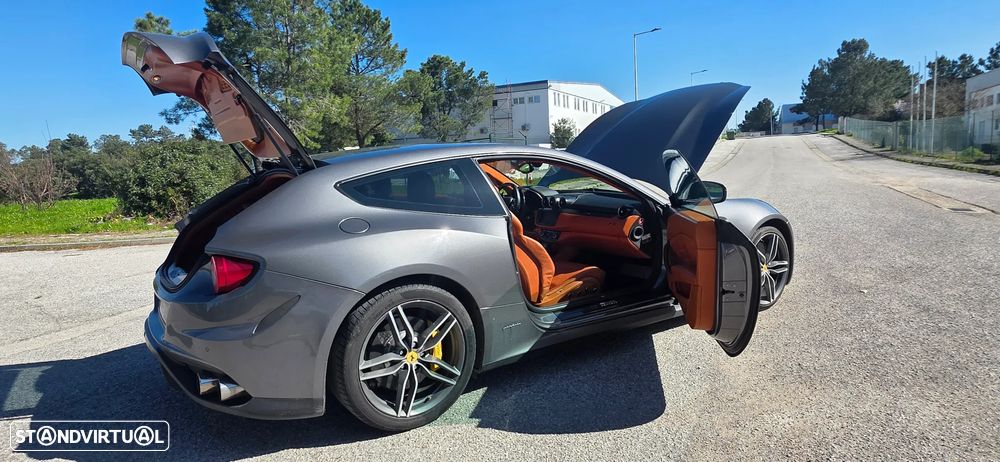 Ferrari FF 6.3 V12 - 13