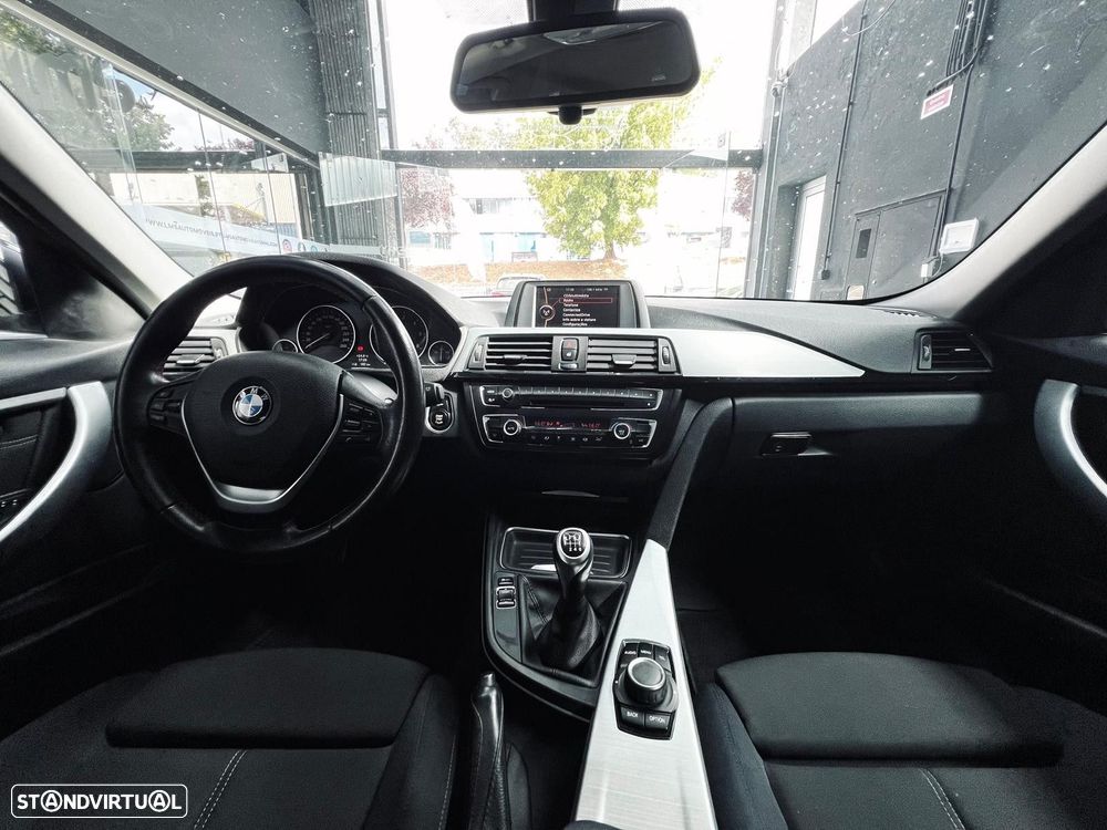 BMW 318 d Line Sport - 22