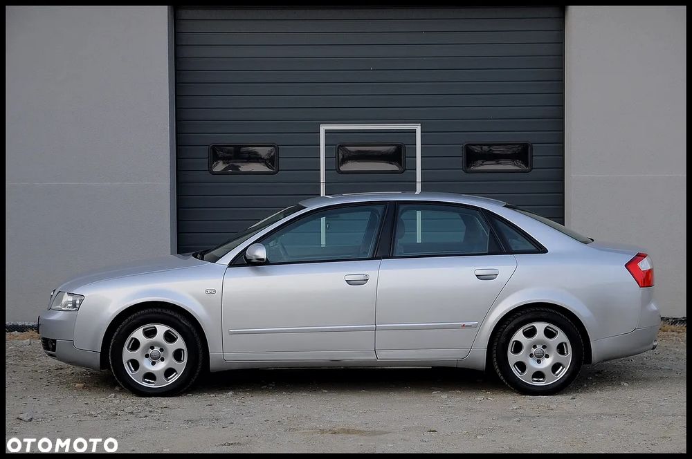 Audi A4 Limousine - 15