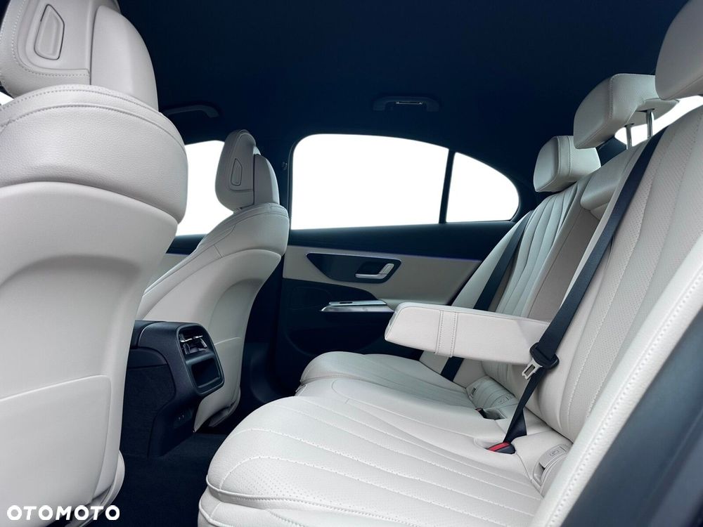 Mercedes-Benz Klasa E 220 d mHEV 4-Matic Avantgarde 9G-Tronic - 9