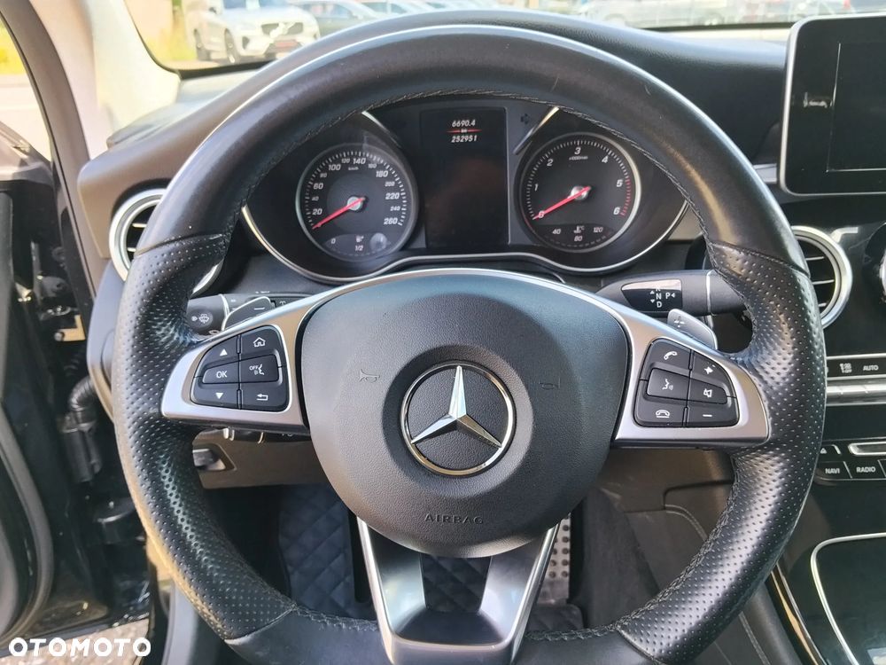 Mercedes-Benz GLC - 12