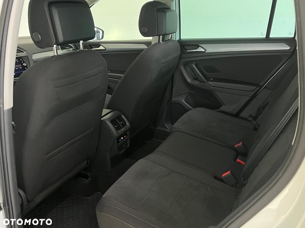 Volkswagen Tiguan - 33