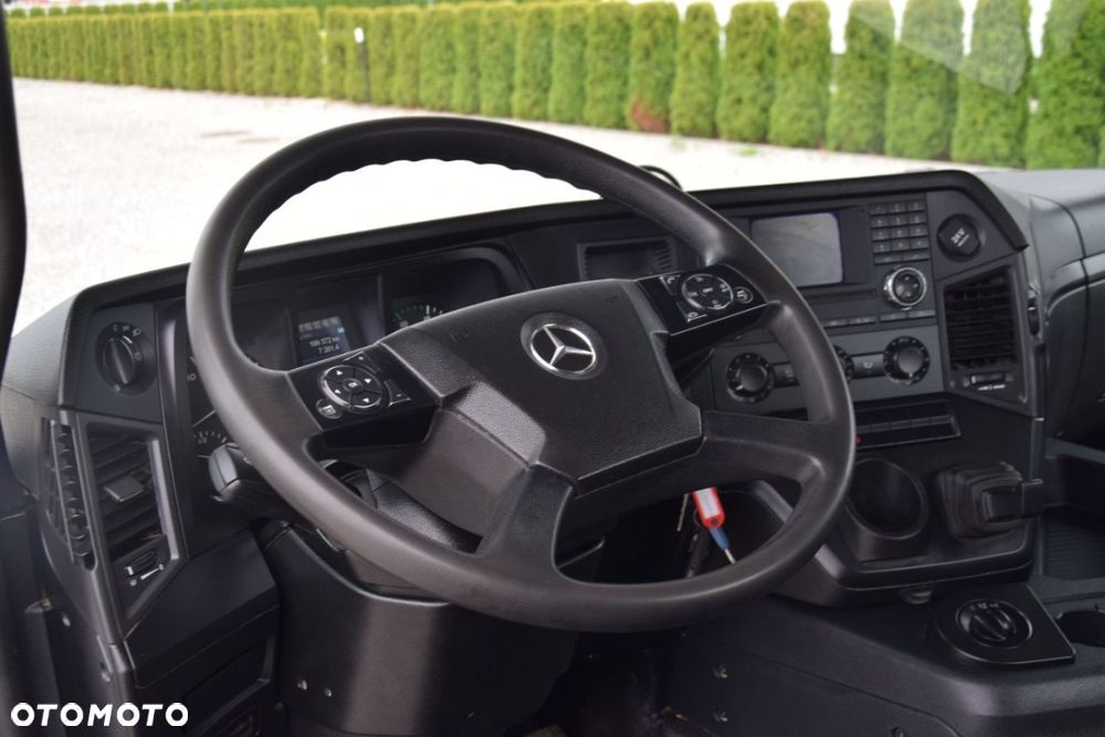 Mercedes-Benz Arocs 3243 - 29