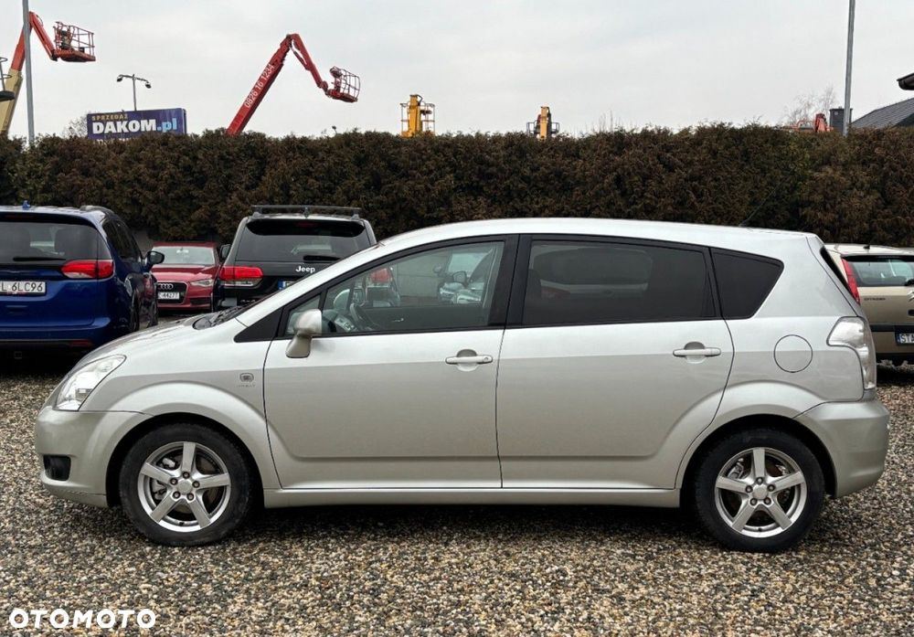 Toyota Corolla Verso - 3