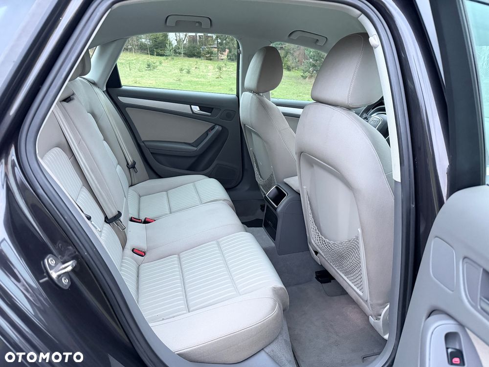 Audi A4 Limousine - 4