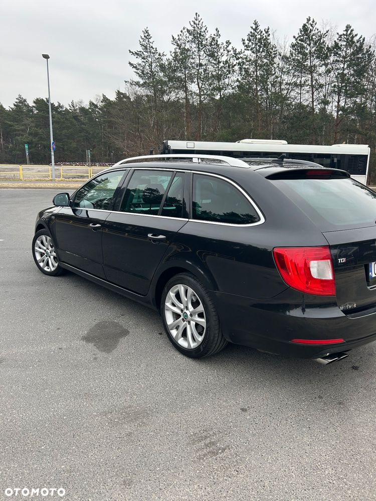 Skoda Superb 2.0 TDI Family DSG - 4