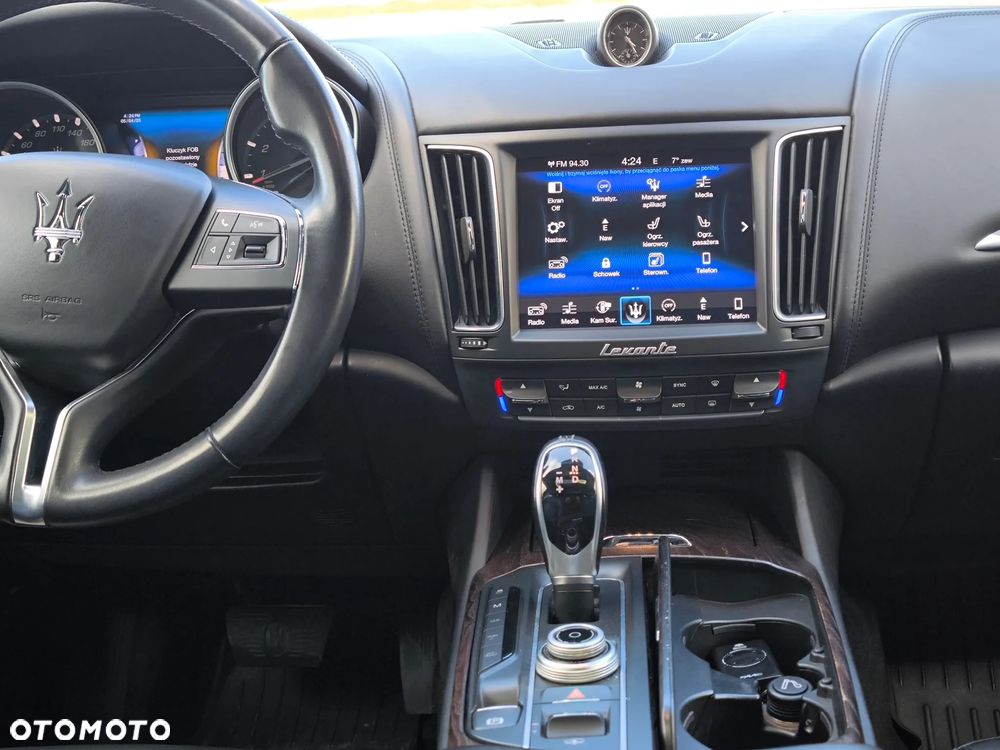 Maserati Levante Q4 Executive - 31