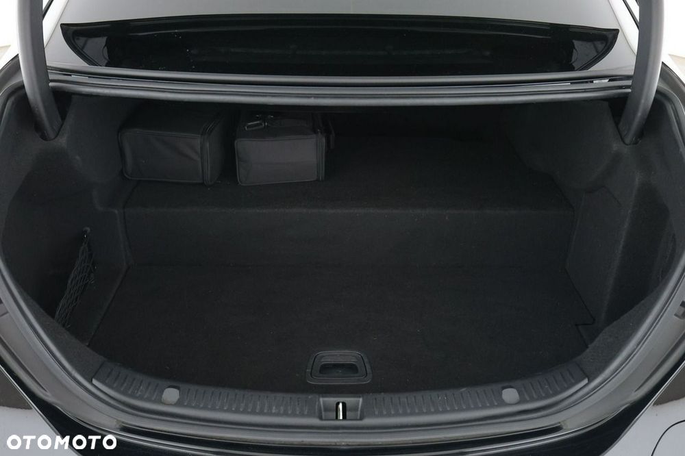 Mercedes-Benz Klasa E 300 9G-TRONIC Avantgarde - 21
