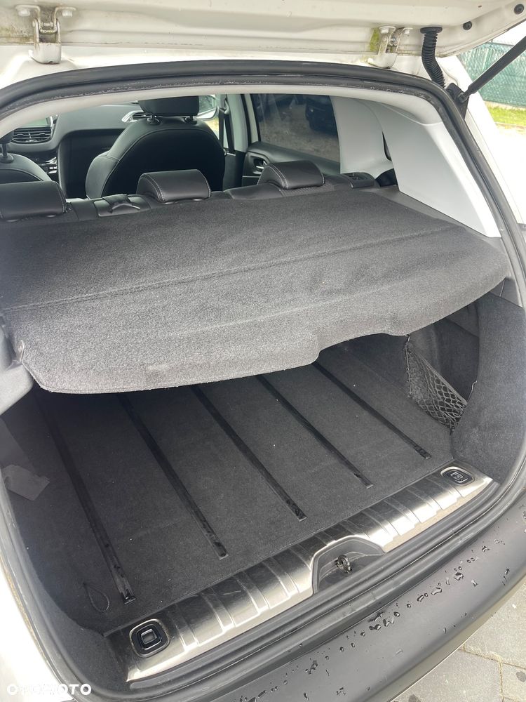 Peugeot 2008 1.2 VTi Allure - 33
