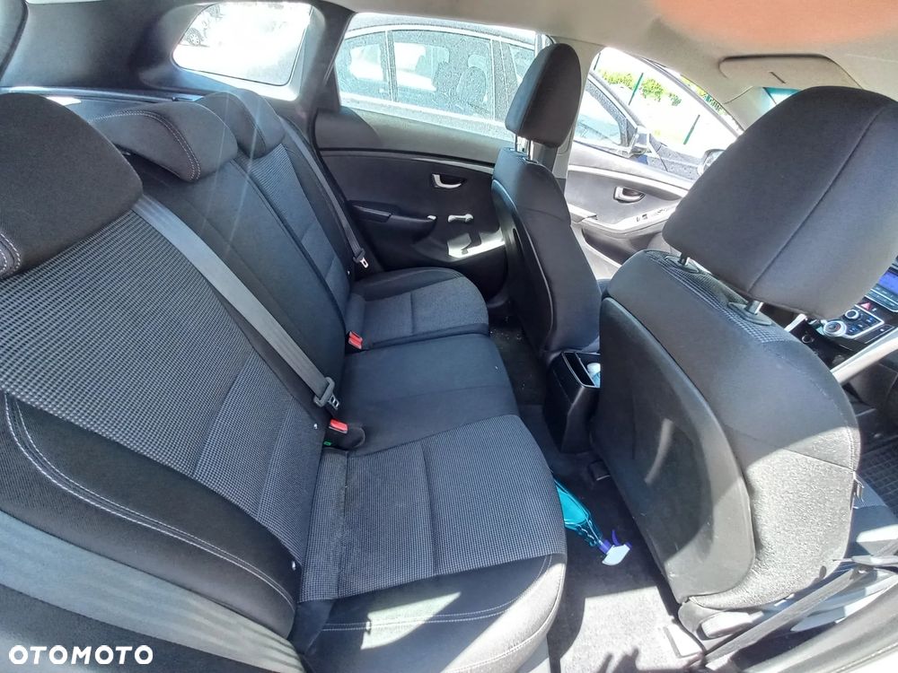 Hyundai i30 1.4 BlueDrive Run - 12