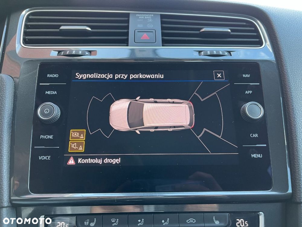 Volkswagen Golf Variant 2.0 TDI SCR Highline - 24