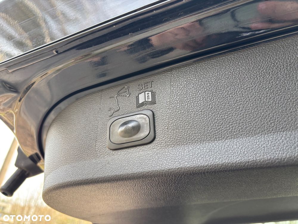 Ford Kuga 2.0 TDCi 4x4 SYNC - 28