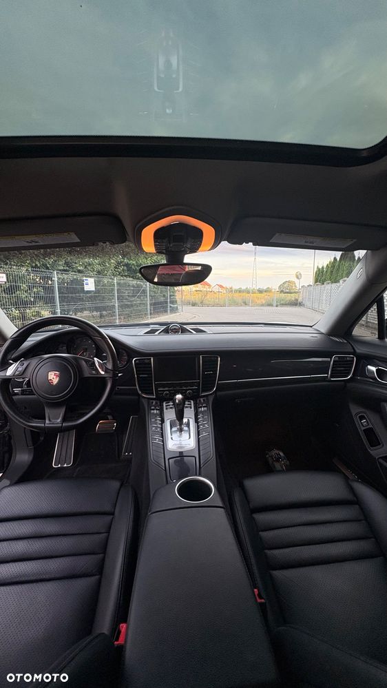 Porsche Panamera PDK - 30