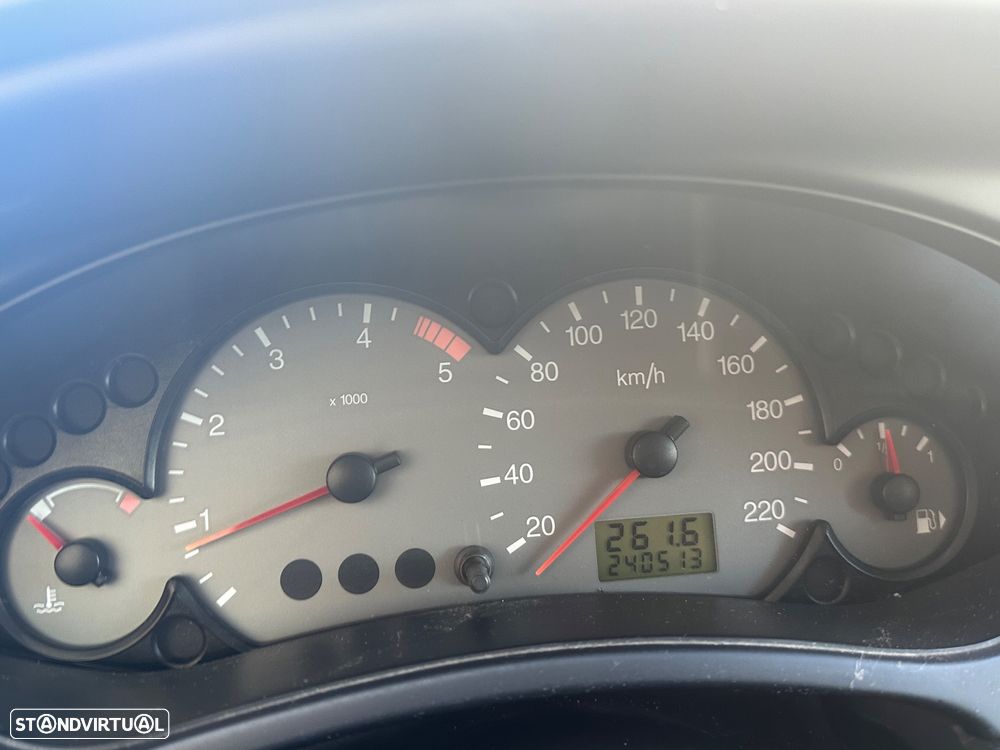 Ford Focus 1.8 TDCi Ghia - 4