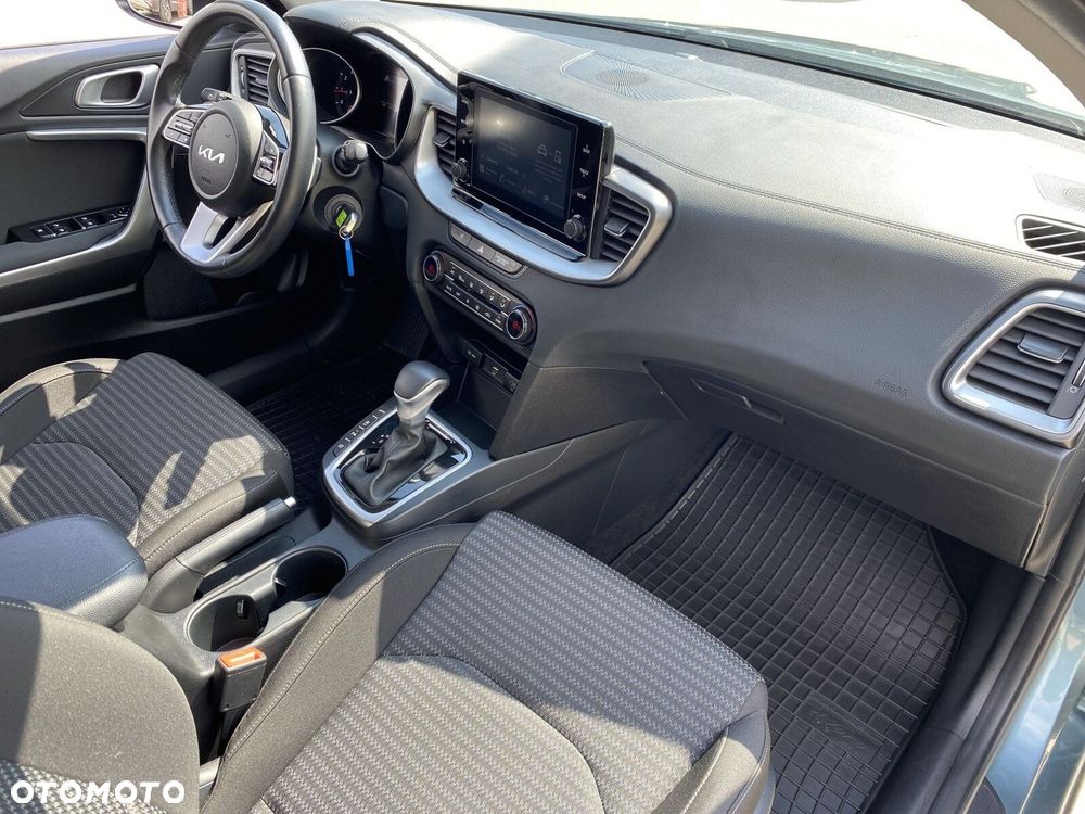 Kia Ceed - 16
