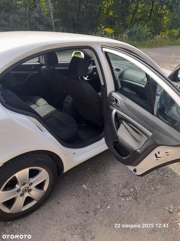 Skoda Octavia 2.0 TDI Ambiente DSG - 10