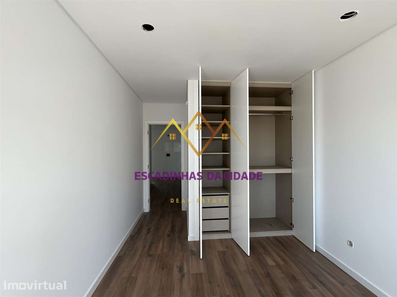 T5 Duplex Novo no Montijo com estacionamento - Grande imagem: 3/34