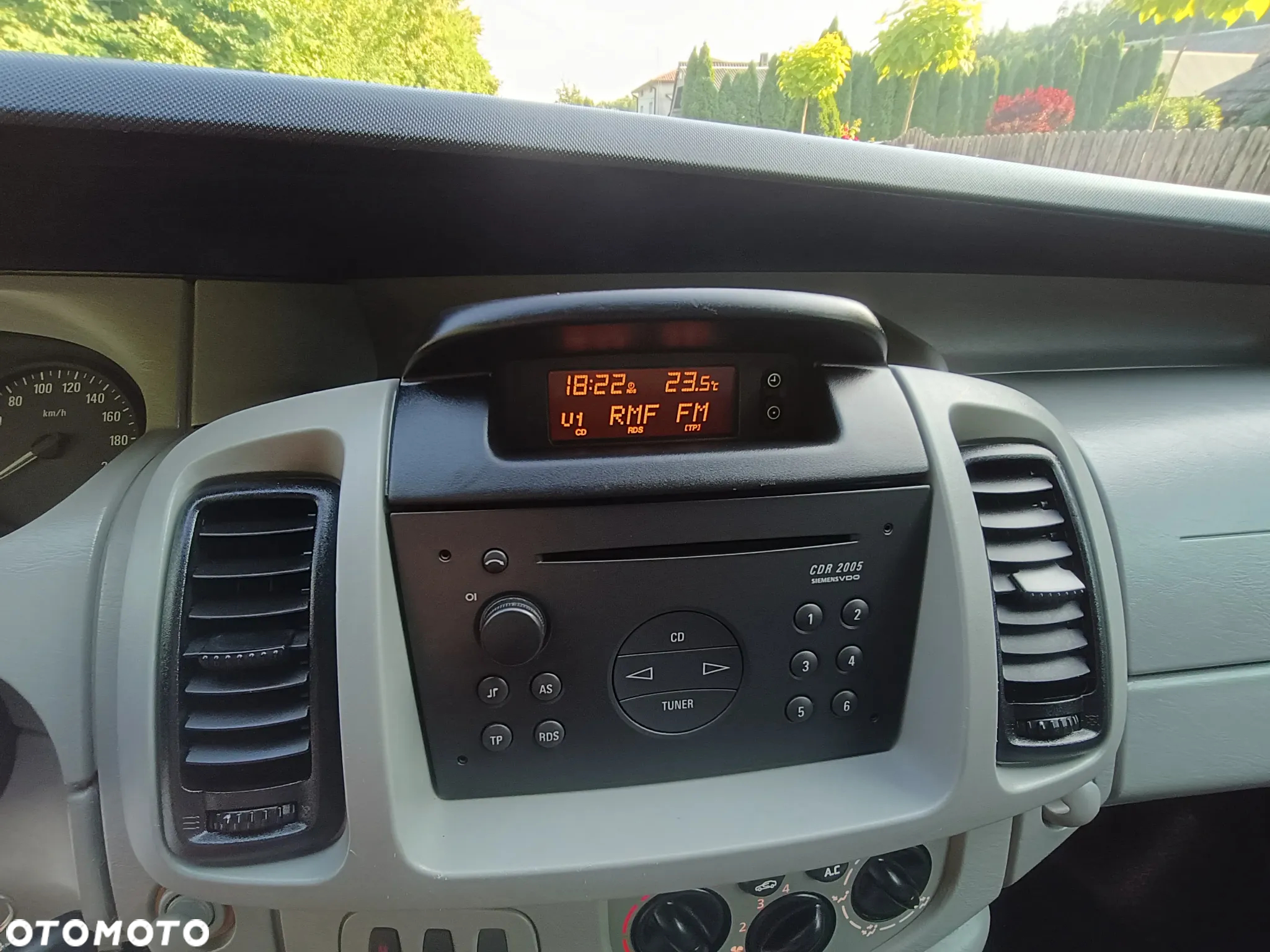 Opel Vivaro L2H1 2.9t - 21