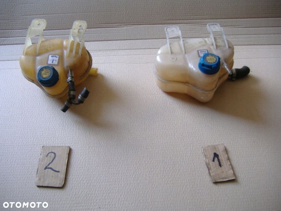 ALFA ROMEO MITO ZBIORNICZEK WYRÓWNAWCZY PŁYNU - 2