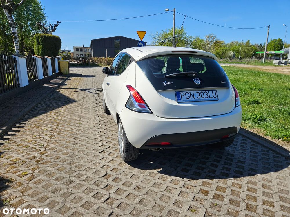 Lancia Ypsilon 1.2 8V Gold - 7