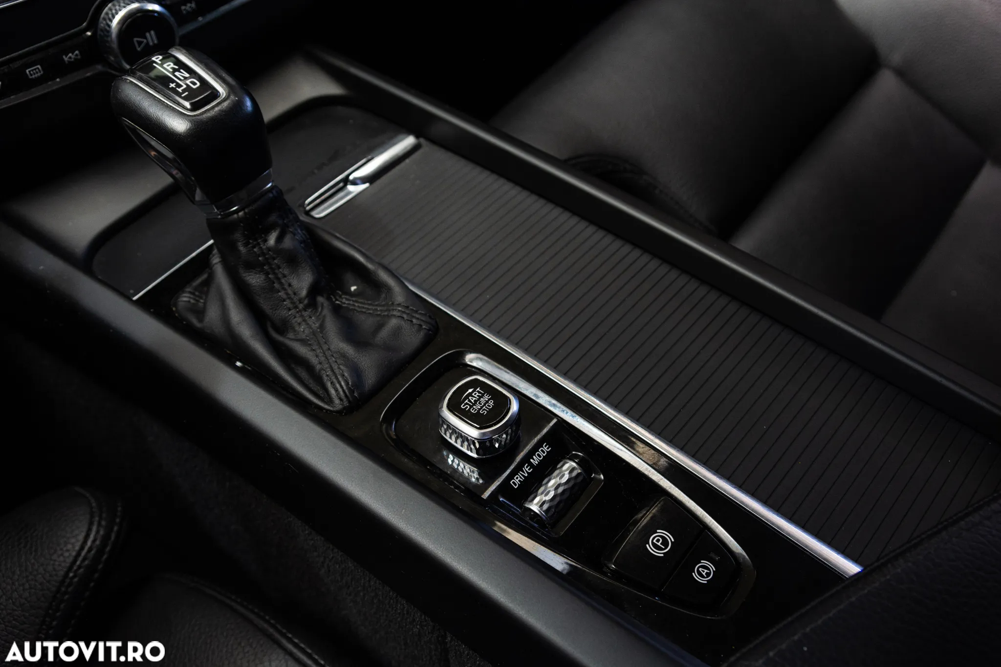 Volvo XC 60 D4 Geartronic Momentum Pro - 17